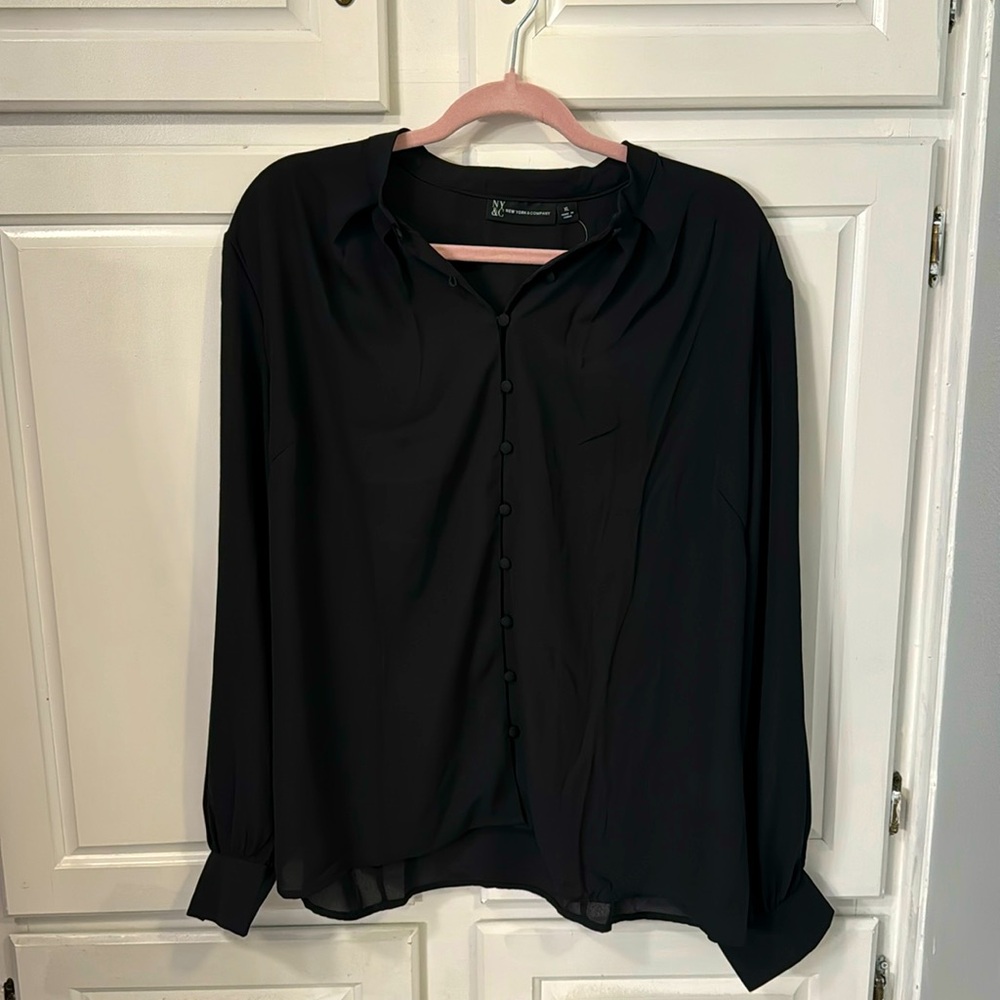 Black button-up polyester top from New York & Compan